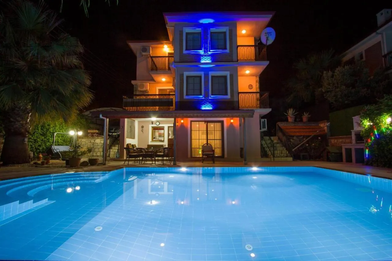 Villa Ersak Oludenizフェティエ