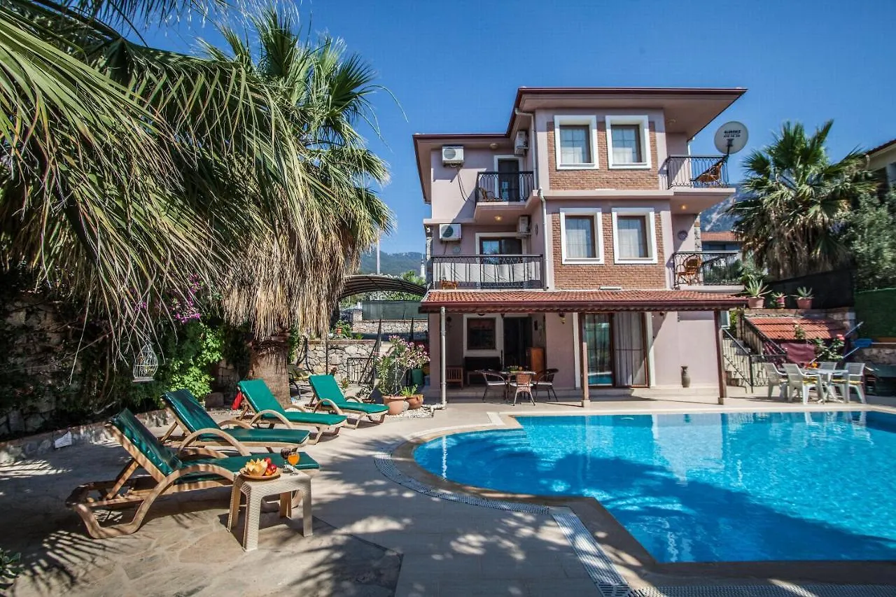 Villa Ersak Oludenizフェティエ